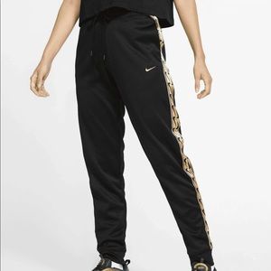 Nike Sportswear Logo Metallic Gold Joggers XXL